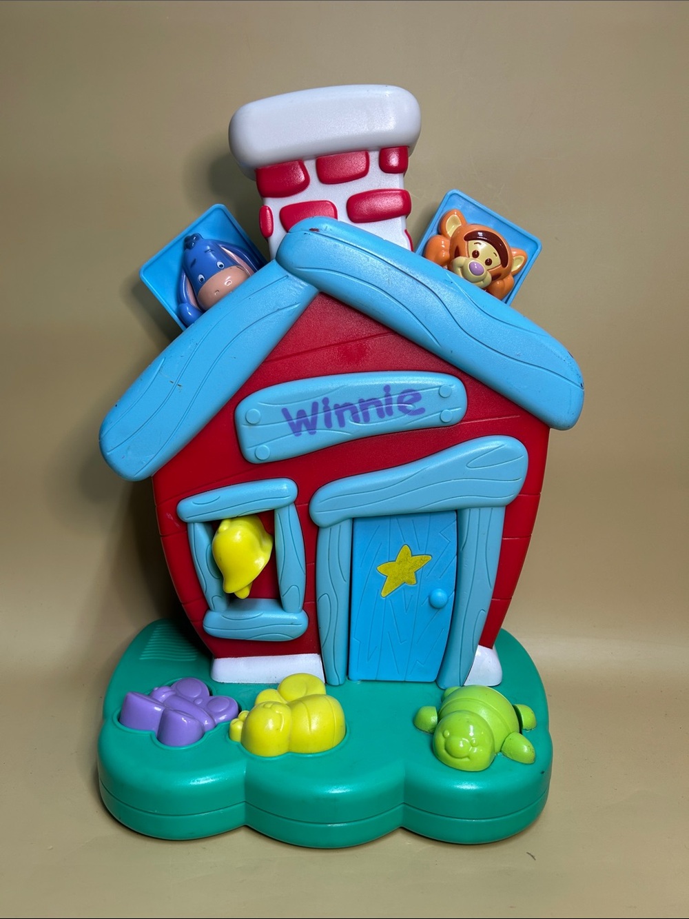 DISNEY POOH PEEKABOO HOUSE FRENCH SOUND MUSIC POP UP ACTIVITIES MATTEL 2005